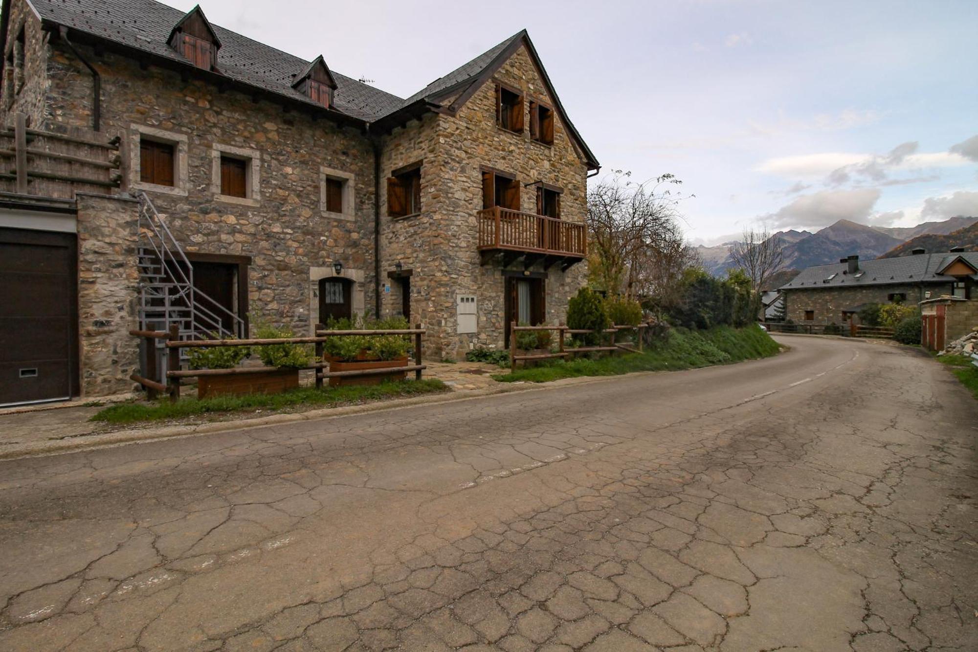 Cuniacha Villa Piedrafita de Jaca Esterno foto